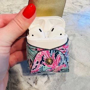 Apple AirPods 1st Generation with Charging Case